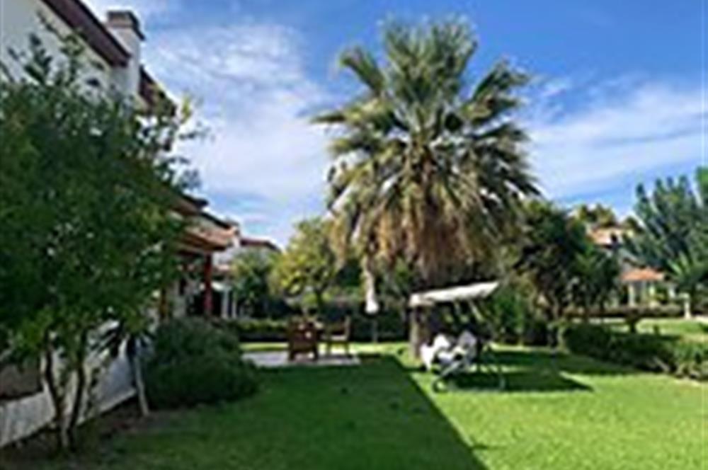 Çeşme Dalyan Cankaya Evleri Geniş Bahçeli Satılık Villa