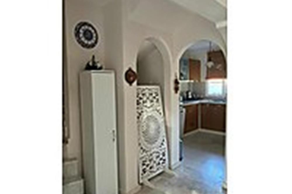 Çeşme Dalyan Cankaya Evleri Geniş Bahçeli Satılık Villa