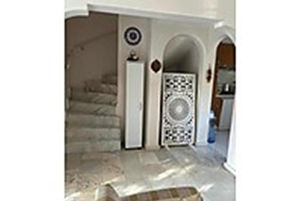 Çeşme Dalyan Cankaya Evleri Geniş Bahçeli Satılık Villa