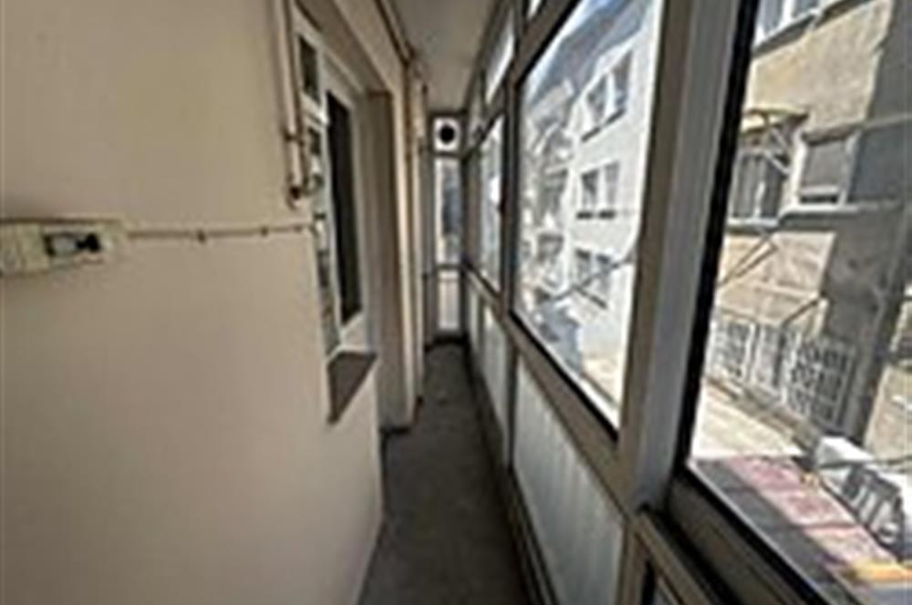 ÜÇYOL MEYDANIN'DA SATILIK 2+1 KAPALI MUTFAK DAİRE