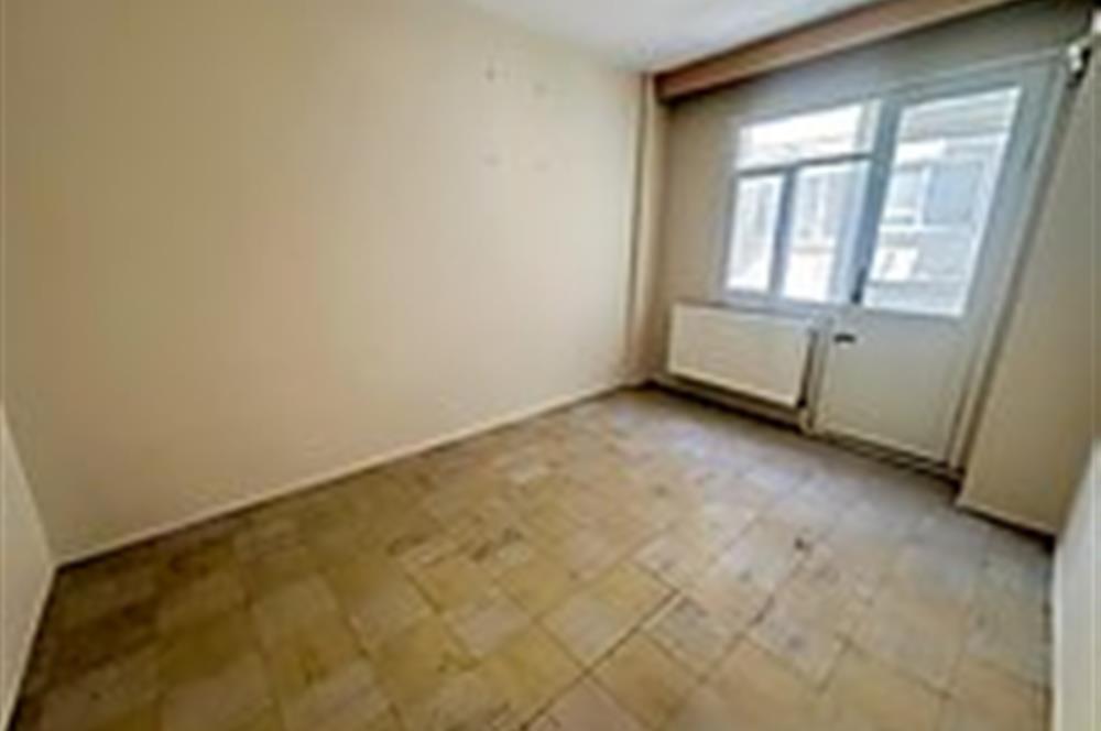 ÜÇYOL MEYDANIN'DA SATILIK 2+1 KAPALI MUTFAK DAİRE