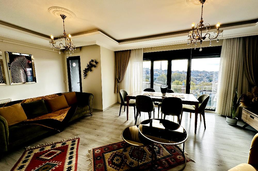 ÜSKÜDARIN KALBİNDE EŞSİZ DENİZ MANZARALI SATILIK 2+1 DAİRE