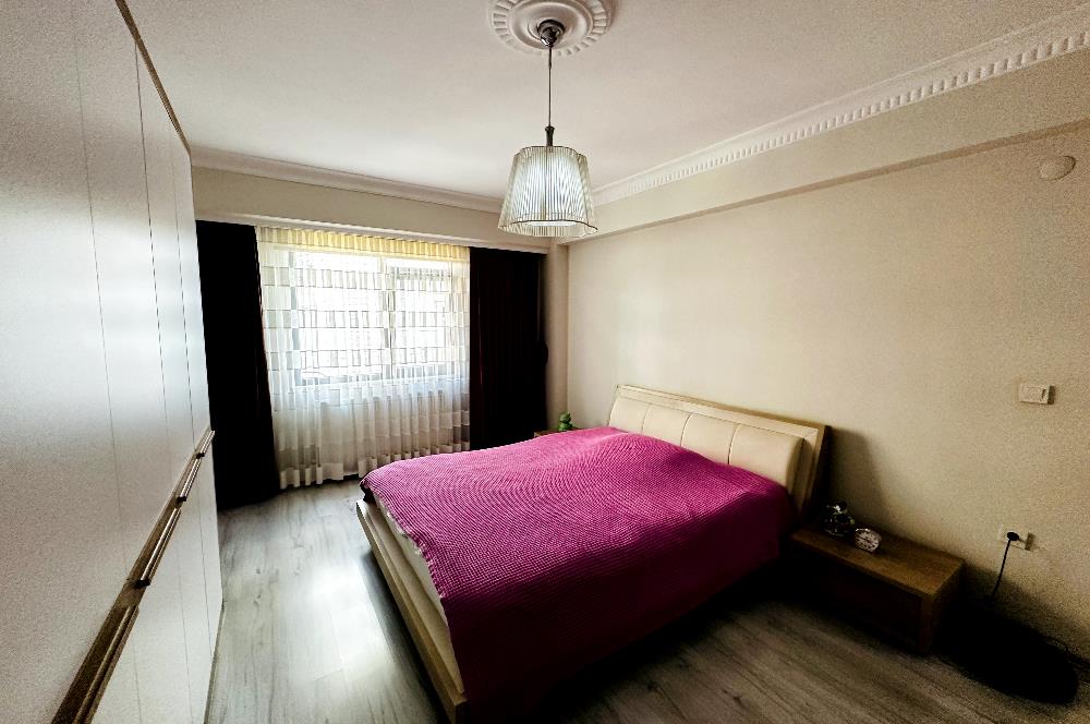 ÜSKÜDARIN KALBİNDE EŞSİZ DENİZ MANZARALI SATILIK 2+1 DAİRE