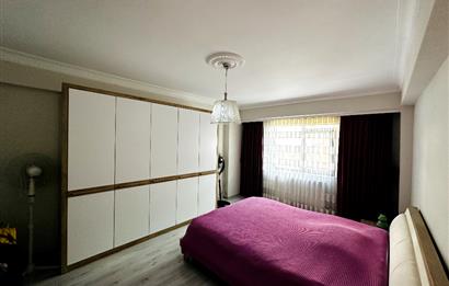 ÜSKÜDARIN KALBİNDE EŞSİZ DENİZ MANZARALI SATILIK 2+1 DAİRE