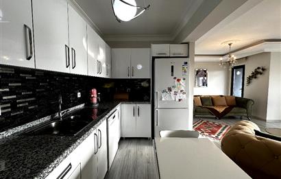 ÜSKÜDARIN KALBİNDE EŞSİZ DENİZ MANZARALI SATILIK 2+1 DAİRE