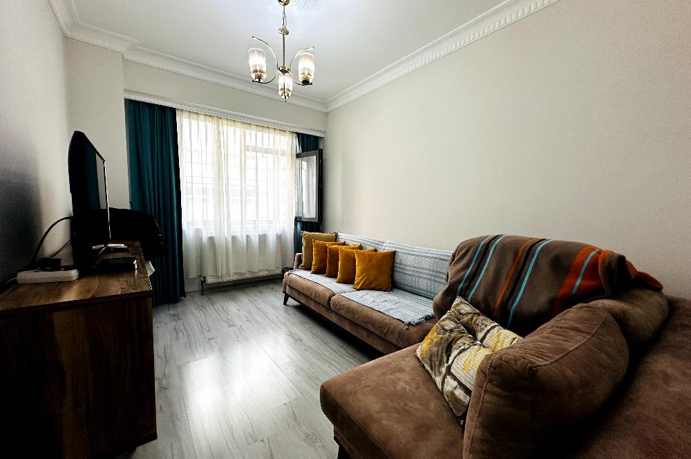 ÜSKÜDARIN KALBİNDE EŞSİZ DENİZ MANZARALI SATILIK 2+1 DAİRE