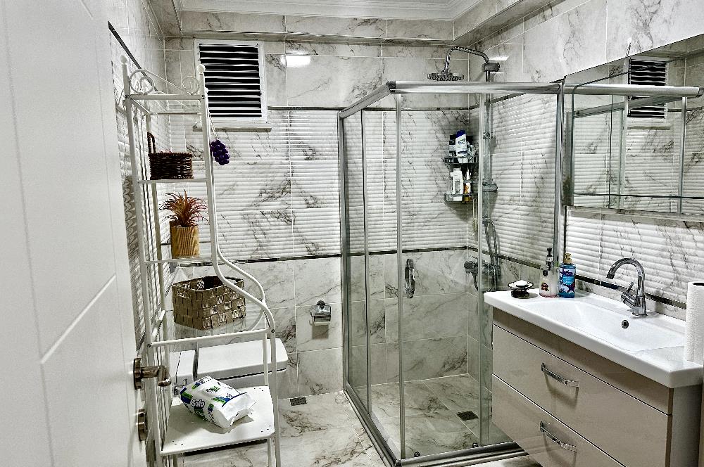 ÜSKÜDARIN KALBİNDE EŞSİZ DENİZ MANZARALI SATILIK 2+1 DAİRE
