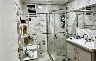 ÜSKÜDARIN KALBİNDE EŞSİZ DENİZ MANZARALI SATILIK 2+1 DAİRE