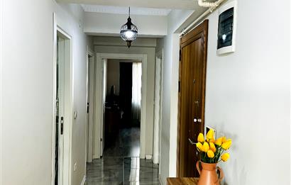 ÜSKÜDARIN KALBİNDE EŞSİZ DENİZ MANZARALI SATILIK 2+1 DAİRE