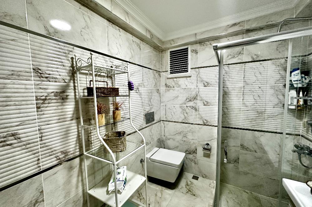 ÜSKÜDARIN KALBİNDE EŞSİZ DENİZ MANZARALI SATILIK 2+1 DAİRE