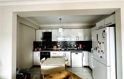 ÜSKÜDARIN KALBİNDE EŞSİZ DENİZ MANZARALI SATILIK 2+1 DAİRE