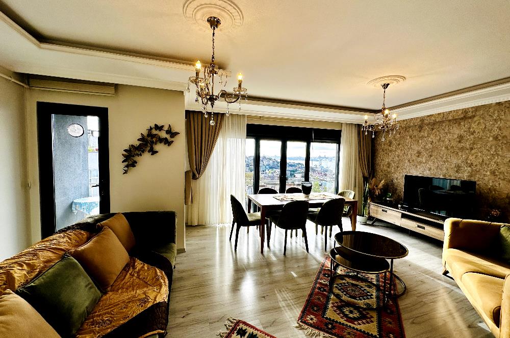 ÜSKÜDARIN KALBİNDE EŞSİZ DENİZ MANZARALI SATILIK 2+1 DAİRE