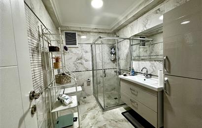 ÜSKÜDARIN KALBİNDE EŞSİZ DENİZ MANZARALI SATILIK 2+1 DAİRE