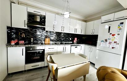 ÜSKÜDARIN KALBİNDE EŞSİZ DENİZ MANZARALI SATILIK 2+1 DAİRE
