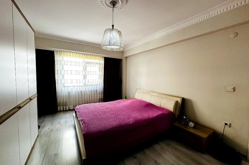 ÜSKÜDARIN KALBİNDE EŞSİZ DENİZ MANZARALI SATILIK 2+1 DAİRE