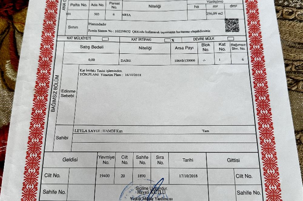 ÜSKÜDARIN KALBİNDE EŞSİZ DENİZ MANZARALI SATILIK 2+1 DAİRE