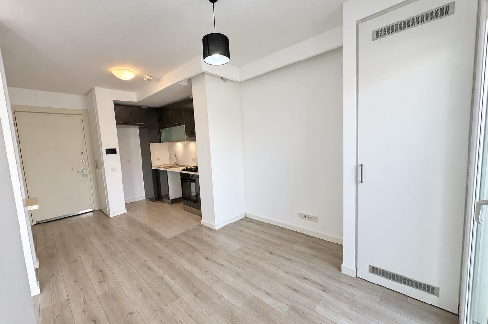KARŞIYAKA SOYAK SİESTA BLUE SİTESİ'NDE EŞYALI KİRALIK 1+1 DAİRE