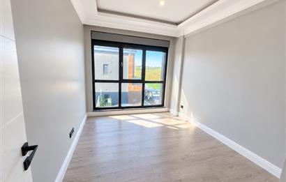 MODERN MİMARİSİ ÖZEL BAHÇESİ VE PRETİJLİ TASARIMLI SATILIK VİLLA