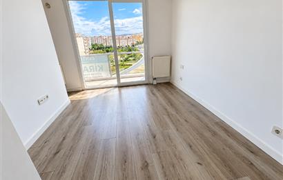 KARŞIYAKA SOYAK SİESTA BLUE SİTESİ'NDE EŞYALI KİRALIK 1+1 DAİRE