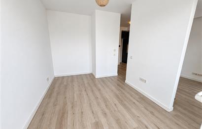 KARŞIYAKA SOYAK SİESTA BLUE SİTESİ'NDE EŞYALI KİRALIK 1+1 DAİRE