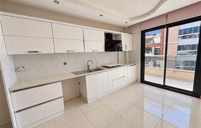 Bornova Evka 3 Gültekin Konakları'nda, 3 Cepheli Kiralık 4+1