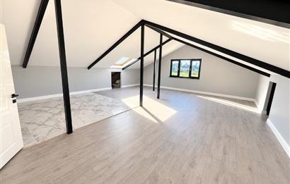 MODERN MİMARİSİ ÖZEL BAHÇESİ VE PRETİJLİ TASARIMLI SATILIK VİLLA