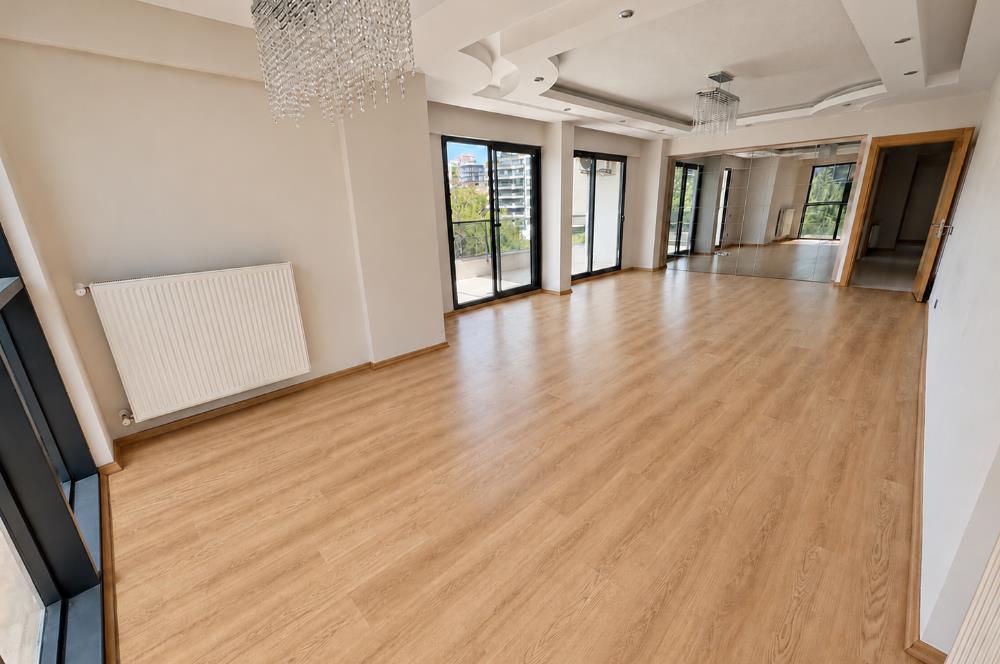 Bornova Evka 3 Gültekin Konakları'nda, 3 Cepheli Kiralık 4+1