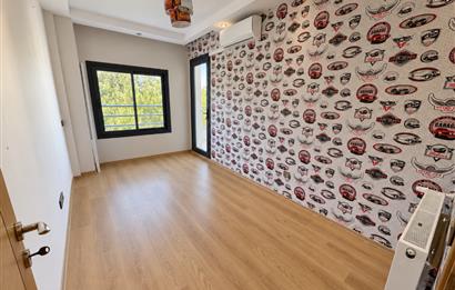 Bornova Evka 3 Gültekin Konakları'nda, 3 Cepheli Kiralık 4+1