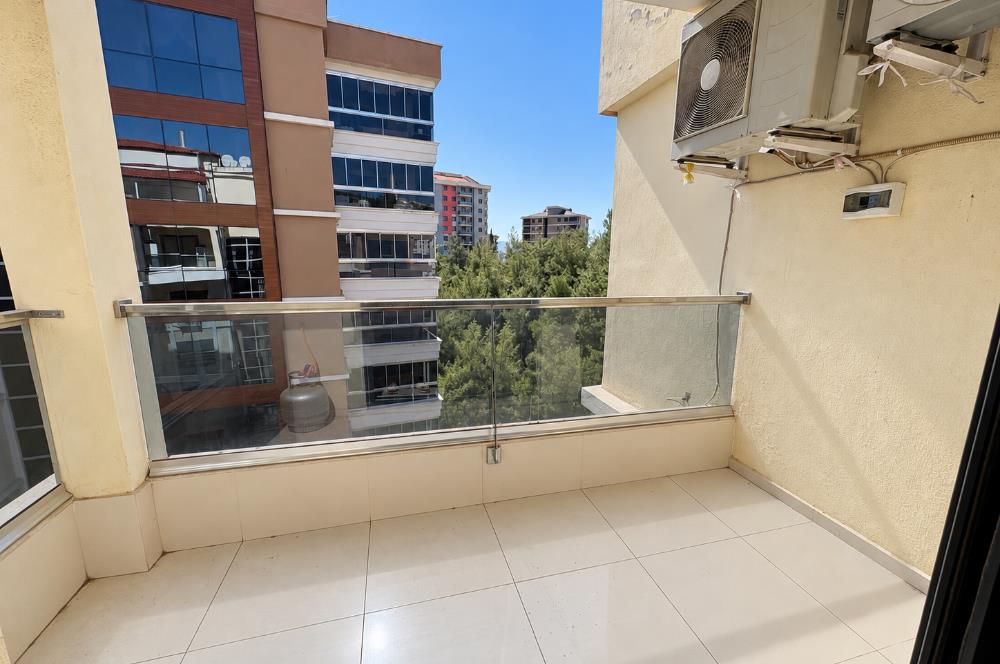 Bornova Evka3 Gültekin Konaklarında Orman Manzaralı Satılık 4+1