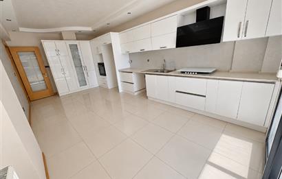 Bornova Evka 3 Gültekin Konakları'nda, 3 Cepheli Kiralık 4+1