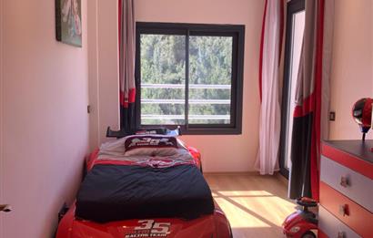 Bornova Evka3 Gültekin Konaklarında Orman Manzaralı Satılık 4+1