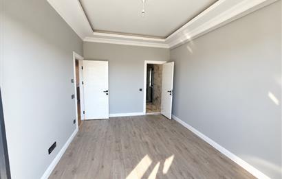 MODERN MİMARİSİ ÖZEL BAHÇESİ VE PRETİJLİ TASARIMLI SATILIK VİLLA