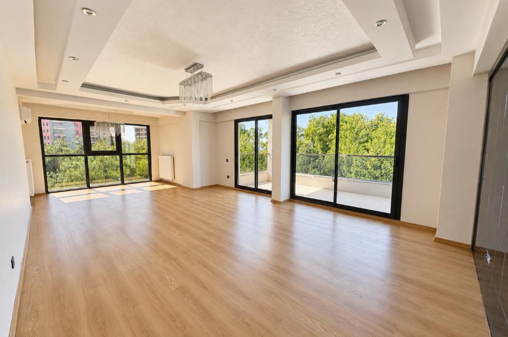 Bornova Evka 3 Gültekin Konakları'nda, 3 Cepheli Kiralık 4+1