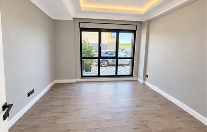 MODERN MİMARİSİ ÖZEL BAHÇESİ VE PRETİJLİ TASARIMLI SATILIK VİLLA
