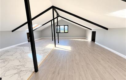 MODERN MİMARİSİ ÖZEL BAHÇESİ VE PRETİJLİ TASARIMLI SATILIK VİLLA
