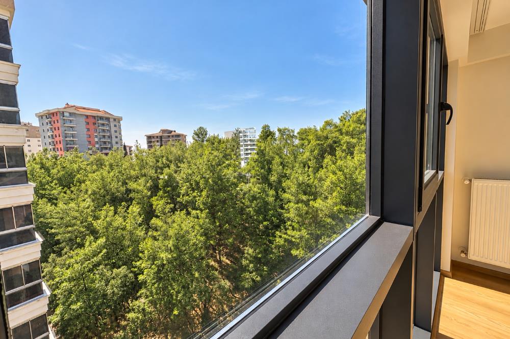 Bornova Evka 3 Gültekin Konakları'nda, 3 Cepheli Kiralık 4+1