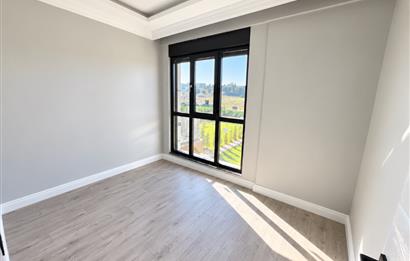 MODERN MİMARİSİ ÖZEL BAHÇESİ VE PRETİJLİ TASARIMLI SATILIK VİLLA
