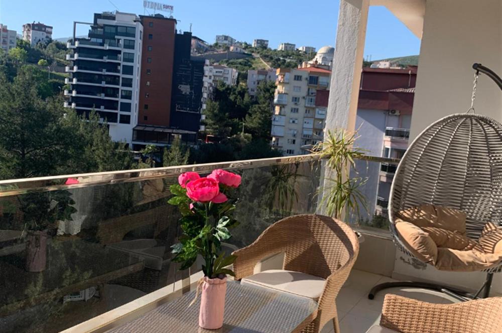 Bornova Evka3 Gültekin Konaklarında Orman Manzaralı Satılık 4+1