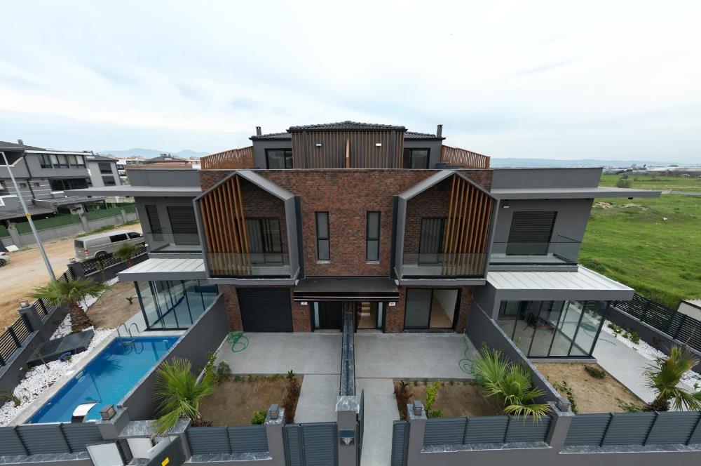 MENDERES CENTURY 21 POYRAZ'DAN ÖZEL HAVUZLU  3+1 LÜKS VİLLA