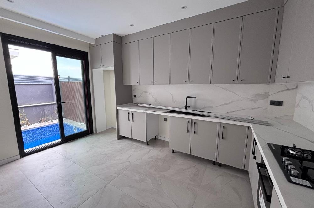 MENDERES CENTURY 21 POYRAZ'DAN ÖZEL HAVUZLU  3+1 LÜKS VİLLA