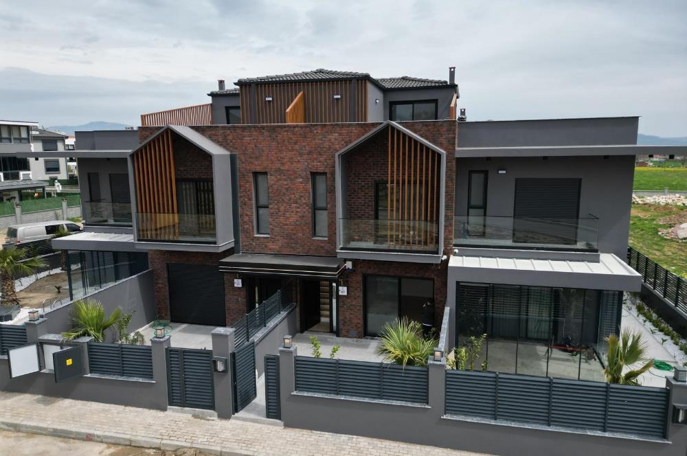 MENDERES CENTURY 21 POYRAZ'DAN ÖZEL HAVUZLU  3+1 LÜKS VİLLA