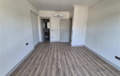 SİNPAŞ FİNANSKENTTE MANZARALI, BAHÇE KULLANIMLI FERAH DAİRE 