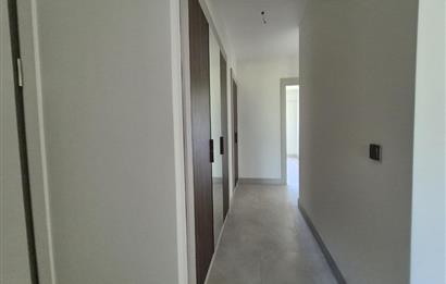 SİNPAŞ FİNANSKENTTE MANZARALI, BAHÇE KULLANIMLI FERAH DAİRE 