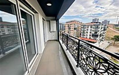MENEMEN IRMAK MAH.HAVUZLU SİTEDE, E,BANYOLU SATILIK 3+1 DAİRE