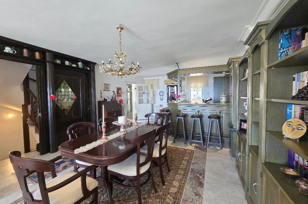 Bodrum-Yokuşbaşı kale manzaralı tripleks satılık villa