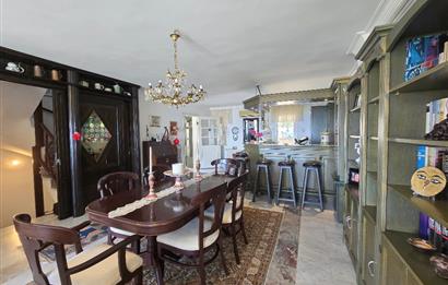 Bodrum-Yokuşbaşı kale manzaralı tripleks satılık villa