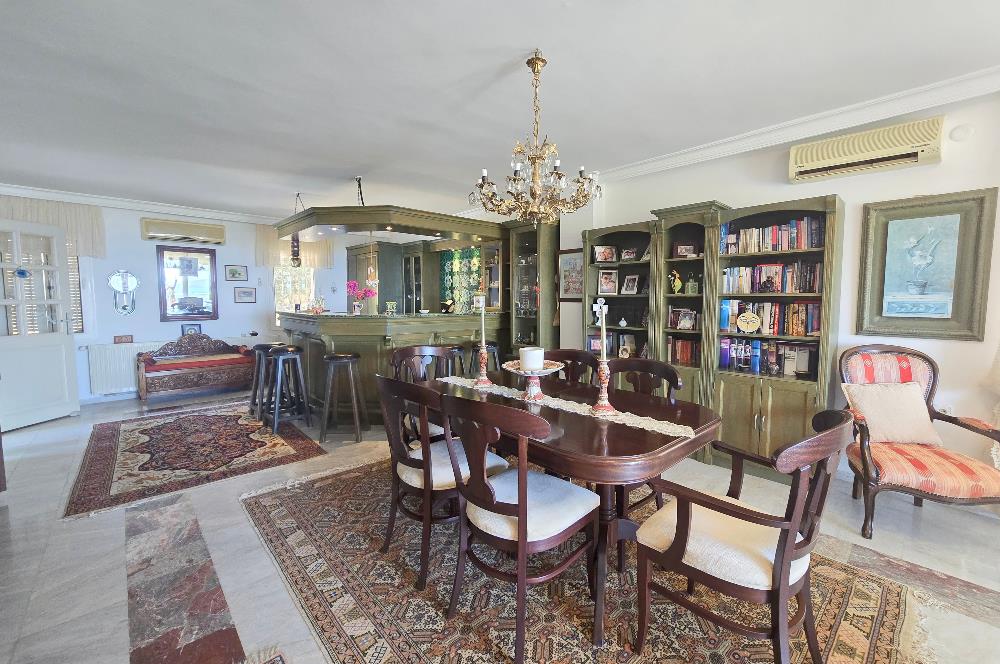 Bodrum-Yokuşbaşı kale manzaralı tripleks satılık villa