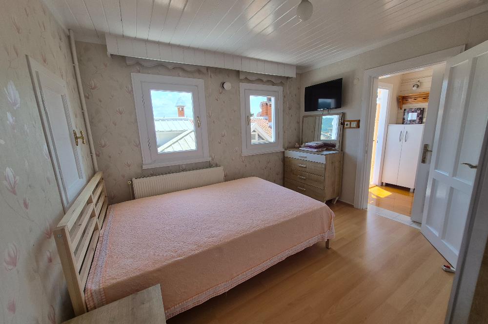 SARIYER YENİMAHALLE'DE BOĞAZ MANZARALI EŞYALI STÜDYO DAİRE 