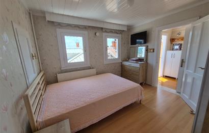 SARIYER YENİMAHALLE'DE BOĞAZ MANZARALI EŞYALI STÜDYO DAİRE 