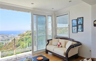 Bodrum-Yokuşbaşı kale manzaralı tripleks satılık villa